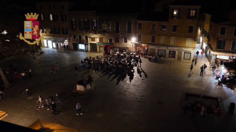 Galleria foto 'Venezia, la Polizia rimpatria 13 stranieri irregolari e pericolosi' - foto 1