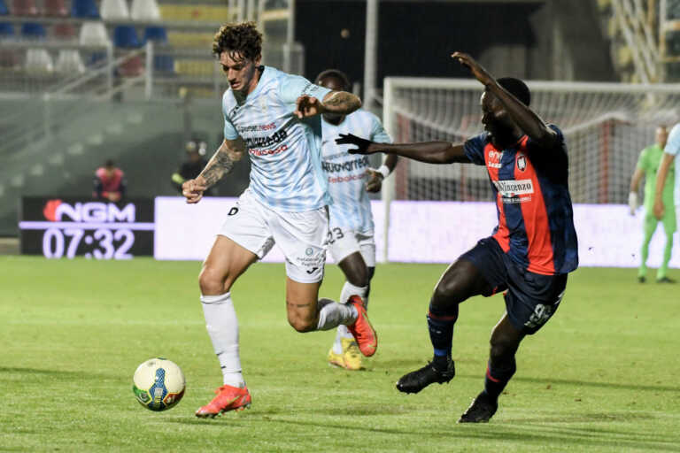 La Virtus Francavilla prova a resistere ma il Crotone è superiore