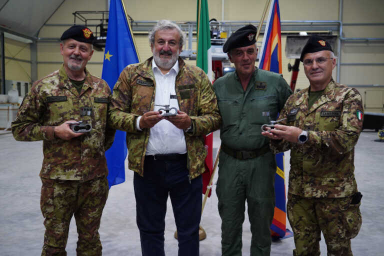Galleria foto 'Emiliano incontra il Generale Serino a Lecce: «In Puglia unità tra le più tecnologicamente avanzate» – FOTO e VIDEO' - foto 3