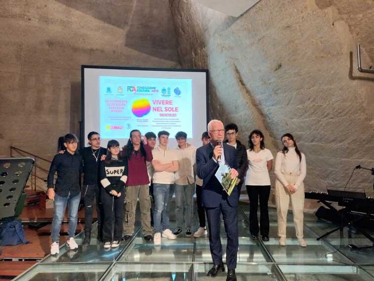 A Casa Cava il tour poetico “Vivere nel sole” per avvicinare i giovani alla poesia
