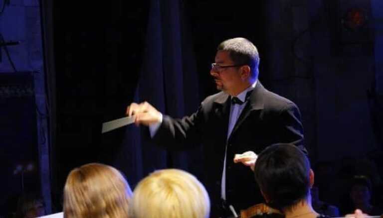 Direttore d’orchestra ucciso dai russi a Kherson. La solidarietà della Fondazione Petruzzelli