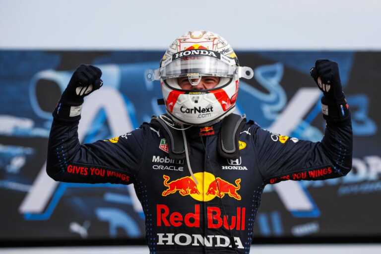 Galleria foto 'Pole di Verstappen ad Abu Dhabi, poi Perez e le Ferrari' - foto 1