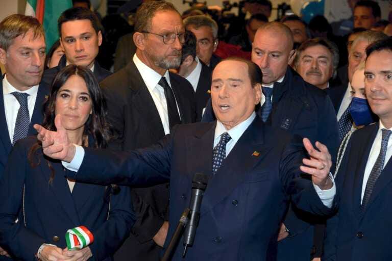 Galleria foto 'Berlusconi “Ok sicurezza, ma vera emergenza sono questioni economiche”' - foto 1