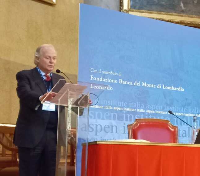 Galleria foto 'La difesa comune europea e la ricerca di nuovi equilibri mondiali' - foto 1