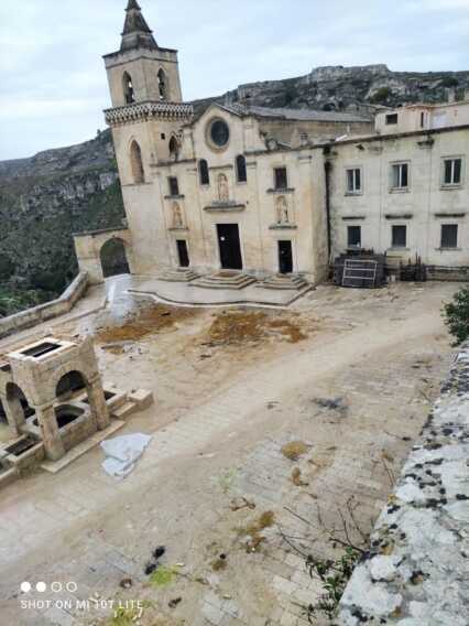 Matera, le attività commerciali protestano: «Purtroppo solo chi vive i Sassi sa cosa vuole dire vivere i Sassi»