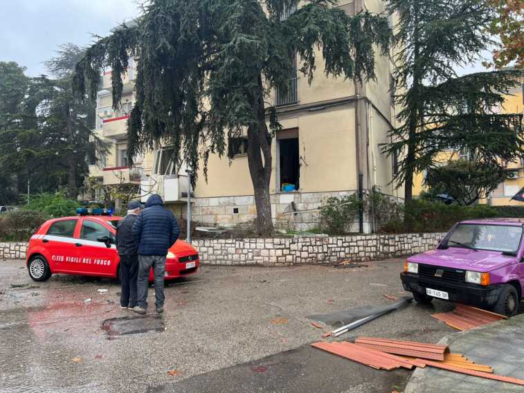 Matera, esplosione per possibile perdita di gas in zona Villalongo: due i feriti gravi trasporti al Policlinico di bari