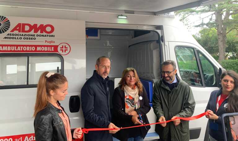 Galleria foto 'La Asl di Bari con l’Admo per il primo ambulatorio mobile in Puglia per donatori di midollo' - foto 1
