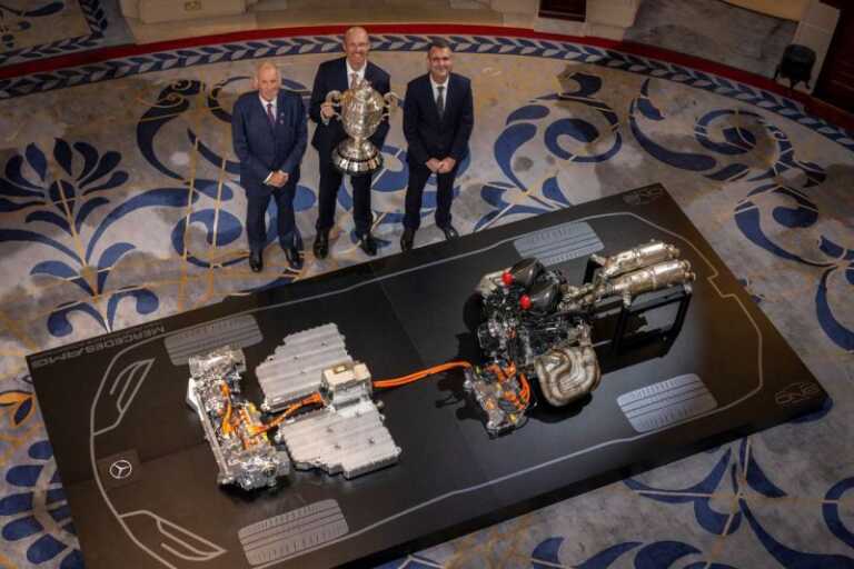 A drivetrain Mercedes-Amg One premio British Royal Automobile Club