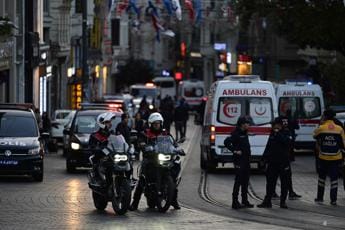 Galleria foto 'Attentato Istanbul, arrestato responsabile: governo accusa il Pkk' - foto 1