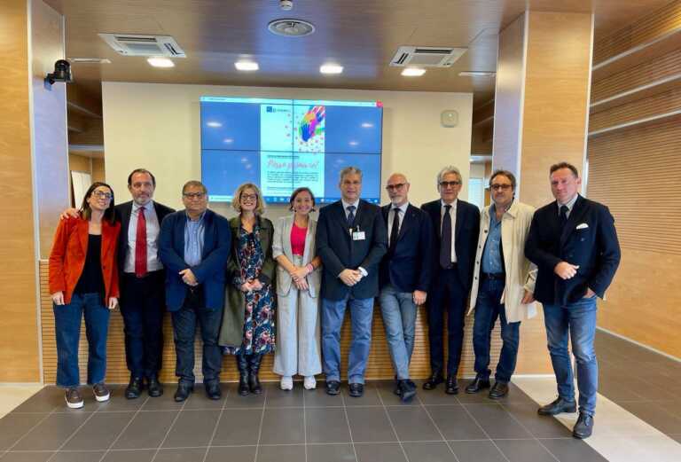 Galleria foto '“Passo prima io?”: in Puglia arriva il “badge solidale” per i caregiver' - foto 1