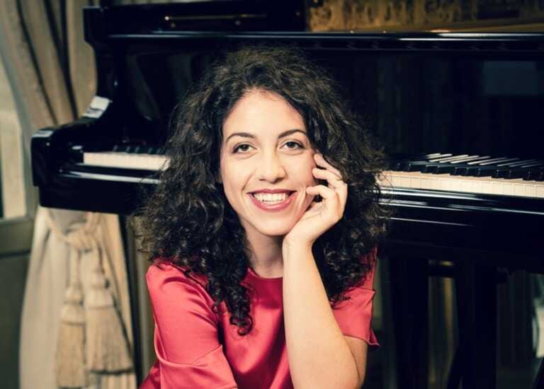 Galleria foto 'La pianista più richiesta al mondo è pugliese: Beatrice Rana si esibirà al Petruzzelli' - foto 1