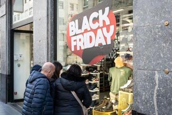 Galleria foto 'Black Friday, è allarme truffe sul web' - foto 1