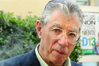 Galleria foto 'Bossi lascia la terapia intensiva, condizioni buone' - foto 1