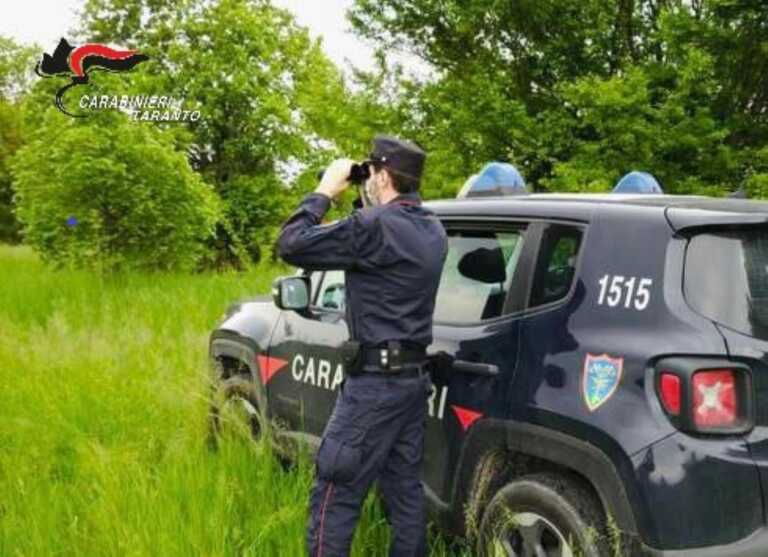 Laterza, rifiuti abbandonati nel parco Terra delle Gravine: scoperta discarica abusiva