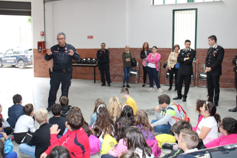 Galleria foto 'Carabinieri, studenti visitano Caserma Bagheria' - foto 1