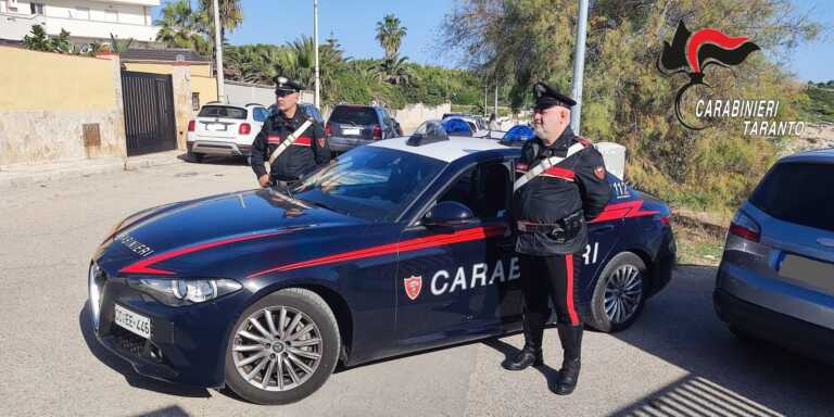 Nel centro di Taranto una centrale dello spaccio con sistemi di videosorveglianza e grate: 4 arresti