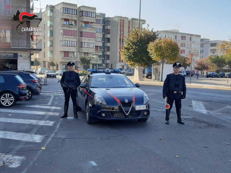 Maltratta e colpisce la moglie con un telefono: 73enne arrestato a San Giorgio Jonico