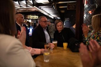 Galleria foto 'Caro bollette, pub e ristoranti inglesi riducono orario e chiudono prima' - foto 1