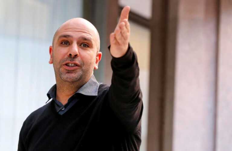 Galleria foto 'Checco Zalone sbanca a teatro: in poche ore venduti oltre 100mila biglietti' - foto 1