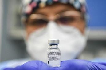 Galleria foto 'Covid, bolle nei vaccini: stop a lotto Pfizer da Agenzia farmaco Svizzera' - foto 1