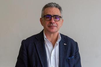 Galleria foto 'Covid e Natale 2022, Pregliasco: “Piano con gli inviti delle feste”' - foto 1