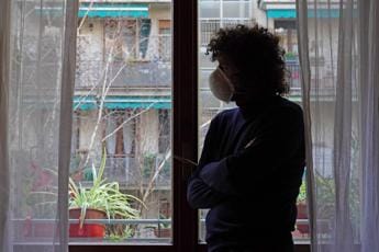 Galleria foto 'Covid, isolamento positivi a 3 giorni: cosa dicono Bassetti, Ricciardi, Gismondo' - foto 1