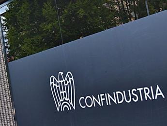 Galleria foto 'Economia Italia ancora in rallentamento, i dati Confindustria' - foto 1