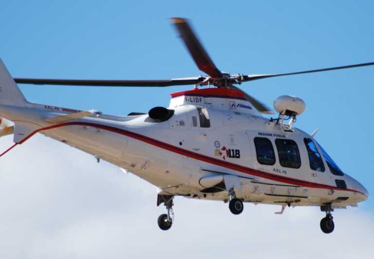 Elicottero scomparso nei cieli del Foggiano: a bordo 7 persone, tra cui 2 bambini