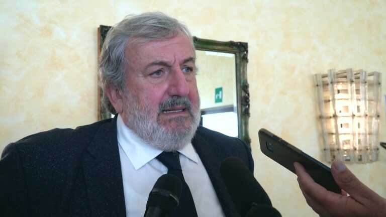 Acciaierie d’Italia, Emiliano: «Il Governo riprenda in mano la guida della fabbrica»