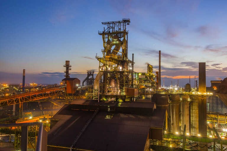 Ex Ilva, Urso apre alla stabilizzazione ma l’azienda non si presenta. I sindacati dichiarano 4 ore di sciopero