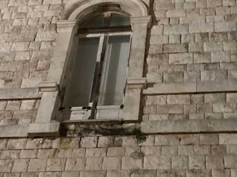 Giovinazzo, crolla la soglia della finestra del convento: a dare l’allarme alcuni passanti