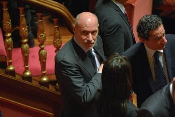 Galleria foto 'Frana Ischia, l’ex 5S De Falco: “Cacciato per no a condono, governo Conte I corresponsabile disastro”' - foto 1