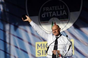 Galleria foto 'Fratelli d’Italia, Rampelli: “Almirante adesso sta sorridendo”' - foto 1