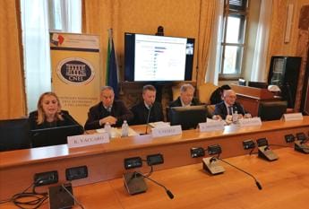 Galleria foto 'Fumo, Vaccaro (Censis): “Ampliare azioni per prevenzione e sostegno a chi vuol smettere”' - foto 1