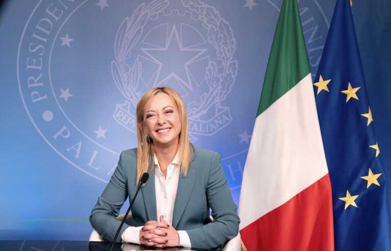 Meloni alla piccola ammiratrice di Andria: «Studia che poi diventi come me»