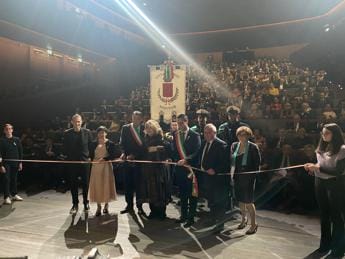 Galleria foto 'Inaugurato a Rho il Teatro civico Roberto De Silva, da fabbrica di cosmetici a centro culturale' - foto 1
