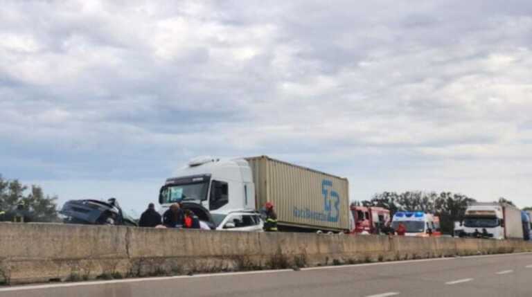 Due incidenti a pochi metri sulla statale 379: muoiono un uomo e una donna