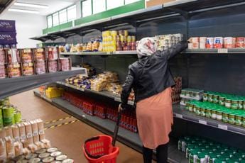 Galleria foto 'Indice povertà a settembre in lieve aumento, pesa inflazione' - foto 1