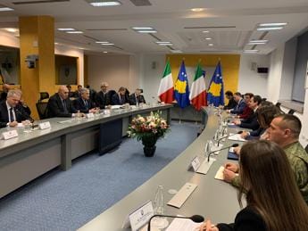 Galleria foto 'Kosovo, visita Tajani e Crosetto: “Italia vuole essere protagonista nei Balcani, portatrice pace”' - foto 1