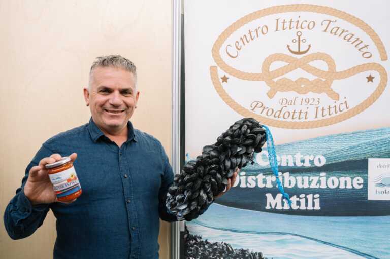 Taranto, ladri nel negozio del presidente dei mitilicoltori: bruciata la cella frigorifera