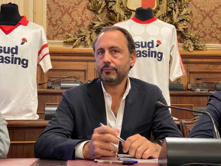 De Laurentiis gela i tifosi: «Se il Bari va in A dobbiamo vendere»