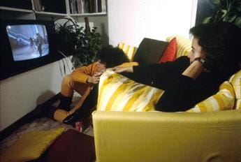 Galleria foto 'Mangiare davanti alla tv, vince la commedia romantica' - foto 1