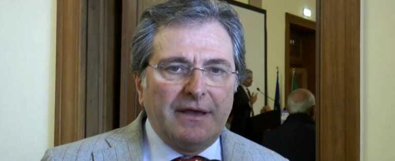 Galleria foto 'Tangenti, condannato a 9 anni e mezzo l’ex presidente della Provincia di Taranto' - foto 1