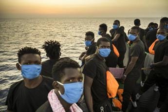 Galleria foto 'Migranti, Marini: “Navi ong? Italia può consentire accesso solo a fragili, per spirito umanitario”' - foto 1