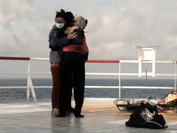Galleria foto 'Migranti, sindaco Porto Torres: “Insulti e minacce per ospitalità offerta a Ocean Viking”' - foto 1