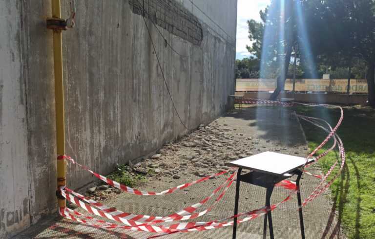 Bisceglie, crolla il muro esterno dell’auditorium del “da Vinci”: evacuati gli studenti