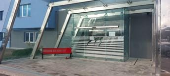 Galleria foto 'Nel porto di Civitavecchia due panchine rosse contro la violenza sulle donne, Presidente: ‘inaccettabile’' - foto 1