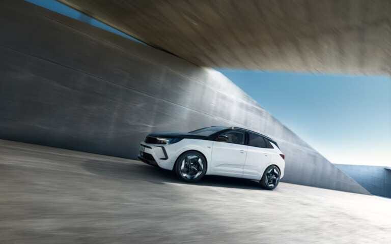 Nuovo Opel Grandland GSe, SUV ad alte prestazioni