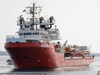 Galleria foto 'Ocean Viking, Francia nega asilo a 123 migranti' - foto 1