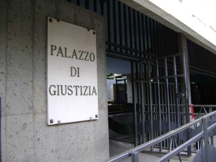 Sorella e nipoti legati alla catena: zio orco condannato a 15 anni nel Tarantino